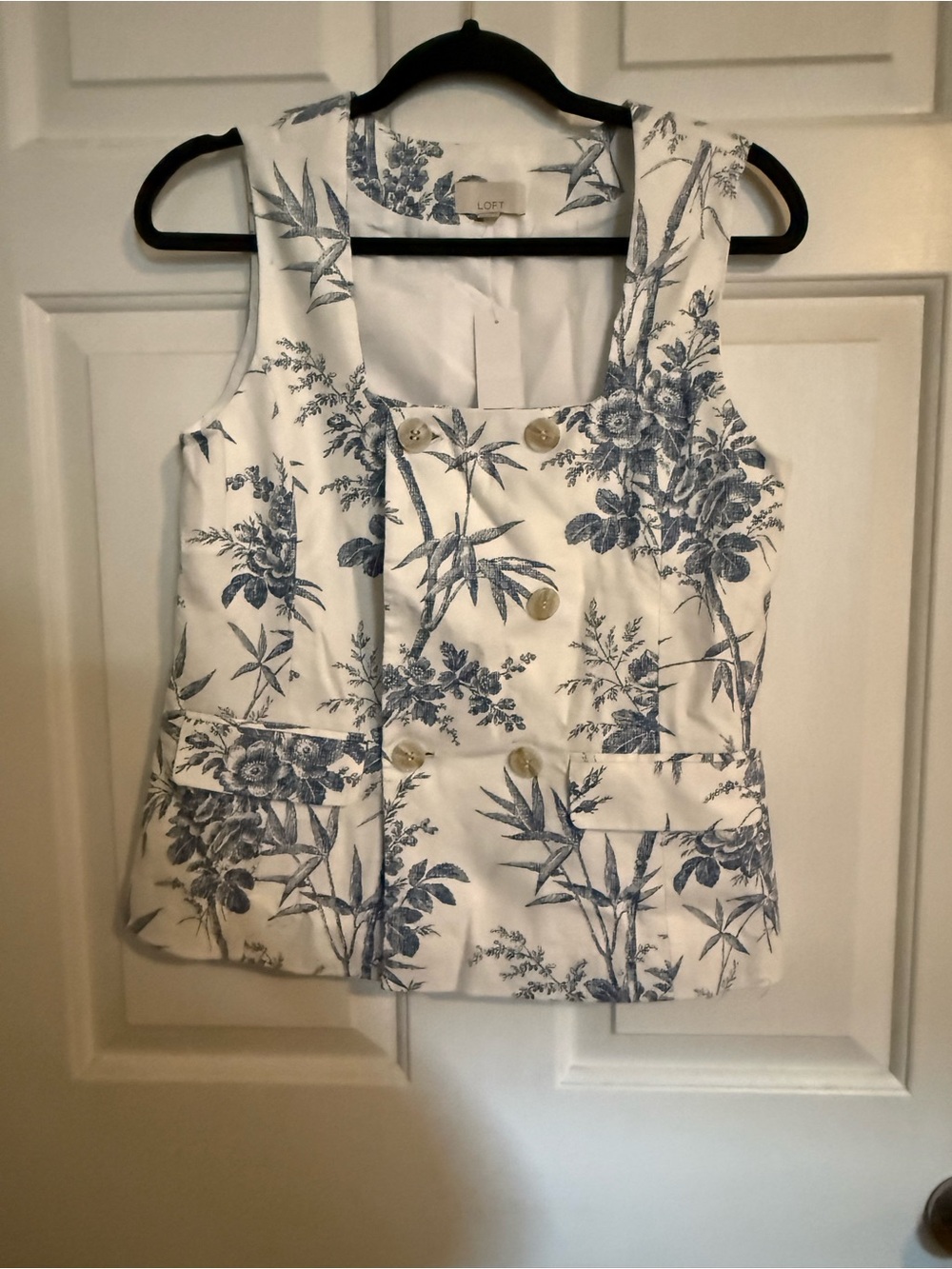 NWT LOFT White and Blue Floral Double-Breasted Sleeveless Vest